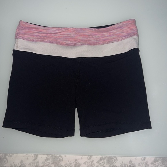 Lululemon Reversible Shorts size 4 - Picture 1 of 5